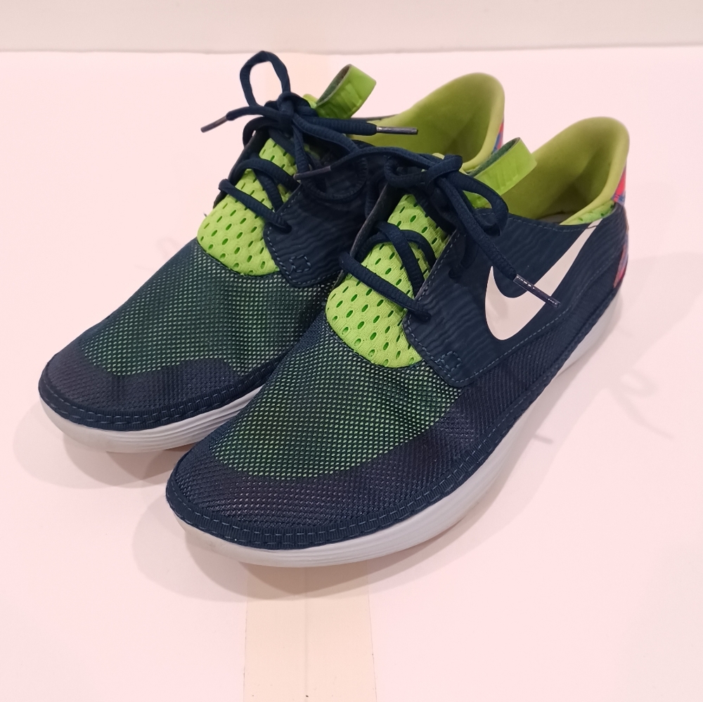 Nike solar soft moccasins